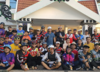 BUPATI BARITO SELATAN GOWES BARENG TOKOH MASYARAKAT DAN KOMUNITAS SEPEDA BUNTOK