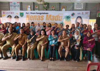 Diskopperindag Barsel Mengadakan Kegiatan Pelatihan Pengolahan Nenas Madu