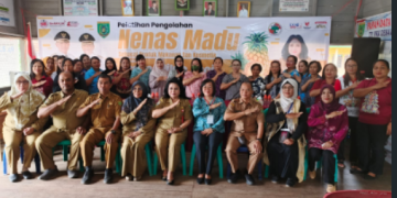 Diskopperindag Barsel Mengadakan Kegiatan Pelatihan Pengolahan Nenas Madu