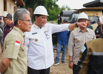Kunker ke Montallat, Bupati H Shalahuddin dan Wabup Felix Tinjau Lokasi Pembangunan Jembatan Tumpung Laung-Sikan