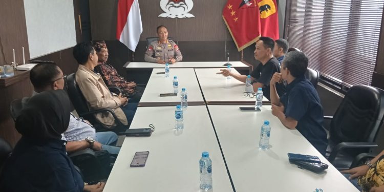 PENGURUS IWO KALTENG LAKSANAKAN AUDENSI PERTEMUAN BERSAMA DANSAT BRIMOB POLDA KALTENG
