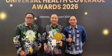 BUPATI BARSEL TERIMA UHC AWARDS 2026 DARI BPJS KESEHATAN